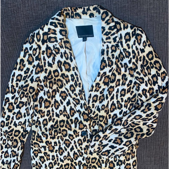 Banana Republic leopard print blazer - Picture 3 of 13